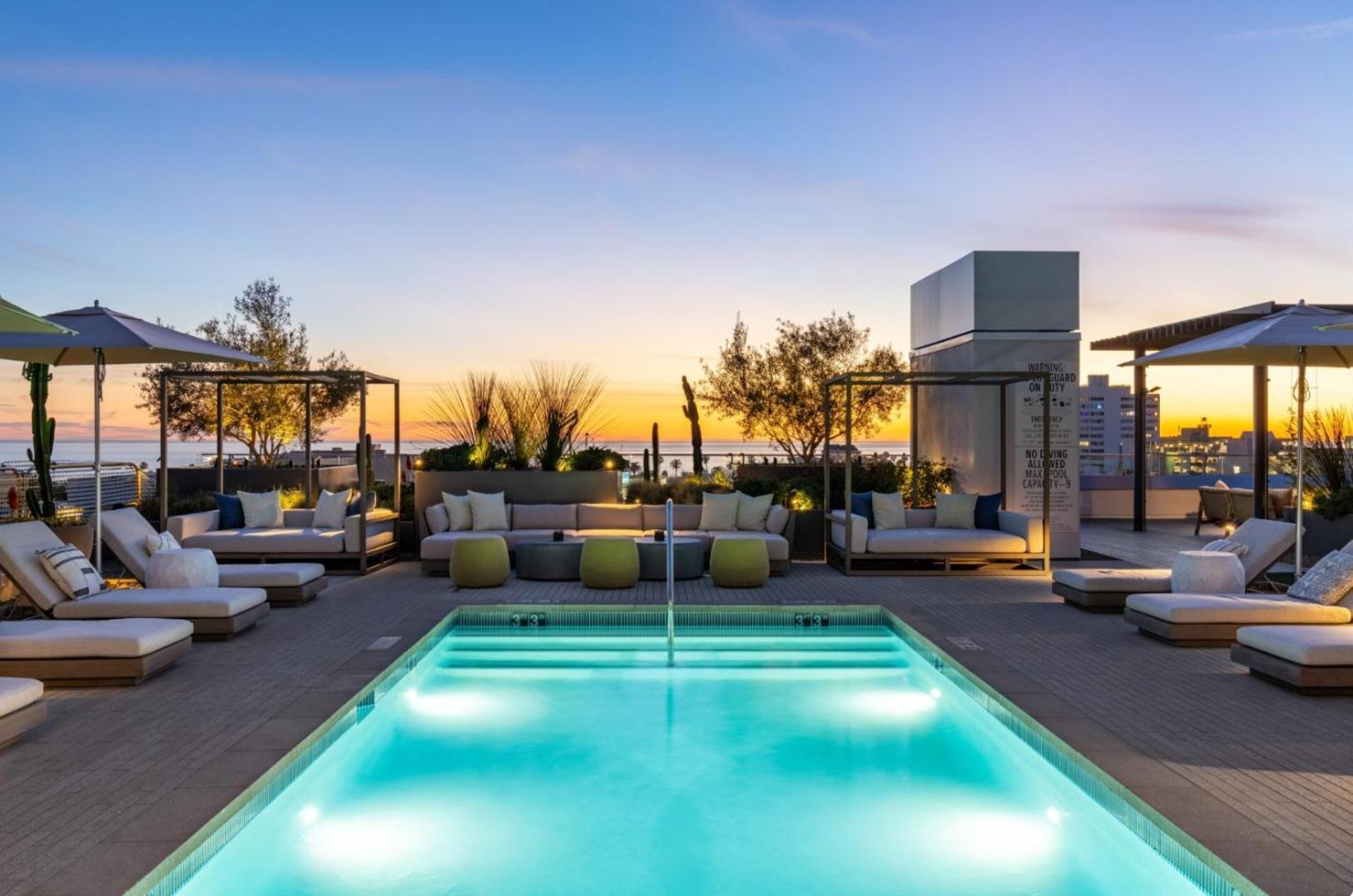 Apartment The Diamond Dune Three Floors Two Balconies Bbq Los Angeles