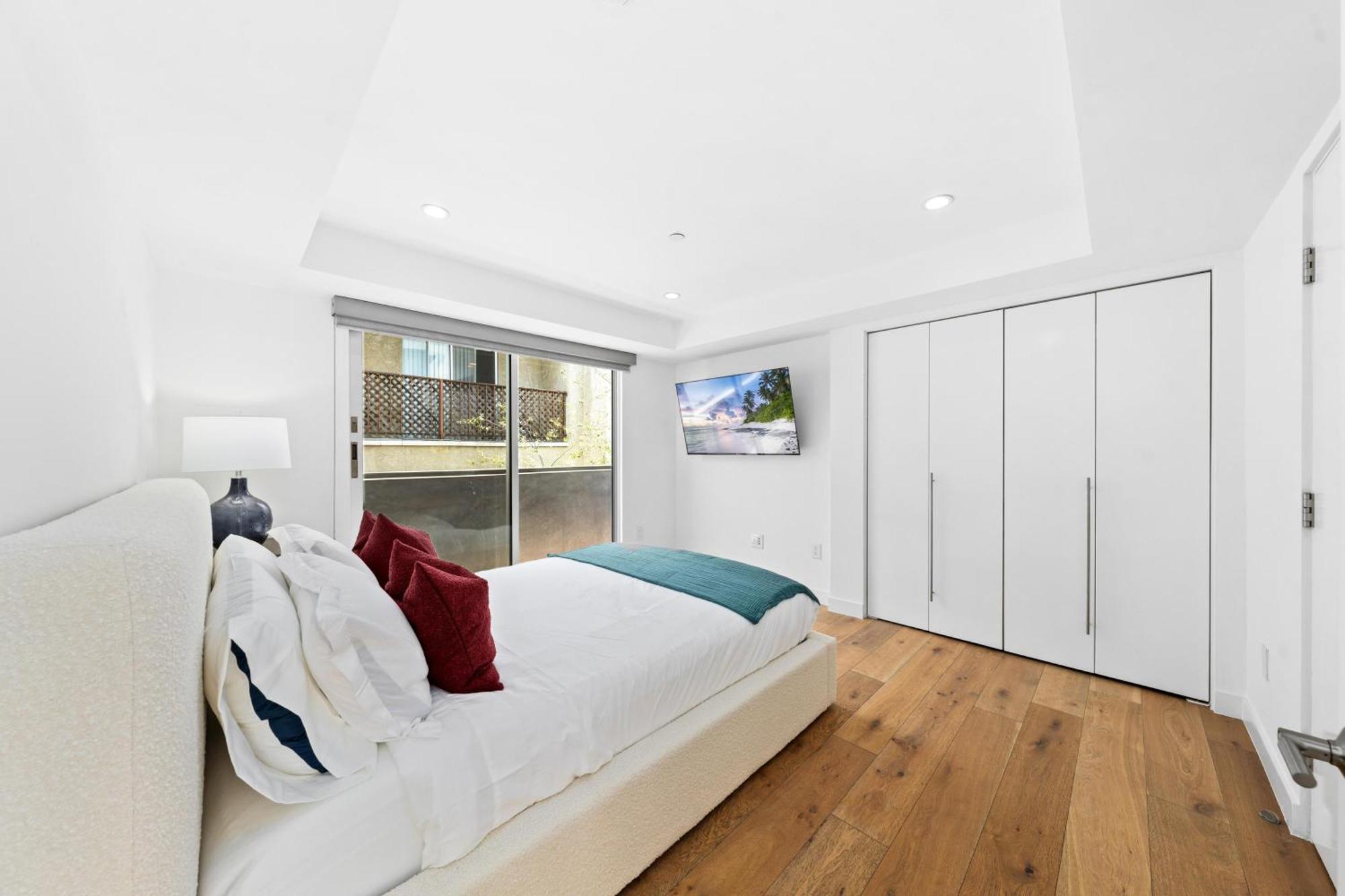 The Diamond Dune Three Floors Two Balconies Bbq Apartment Los Angeles