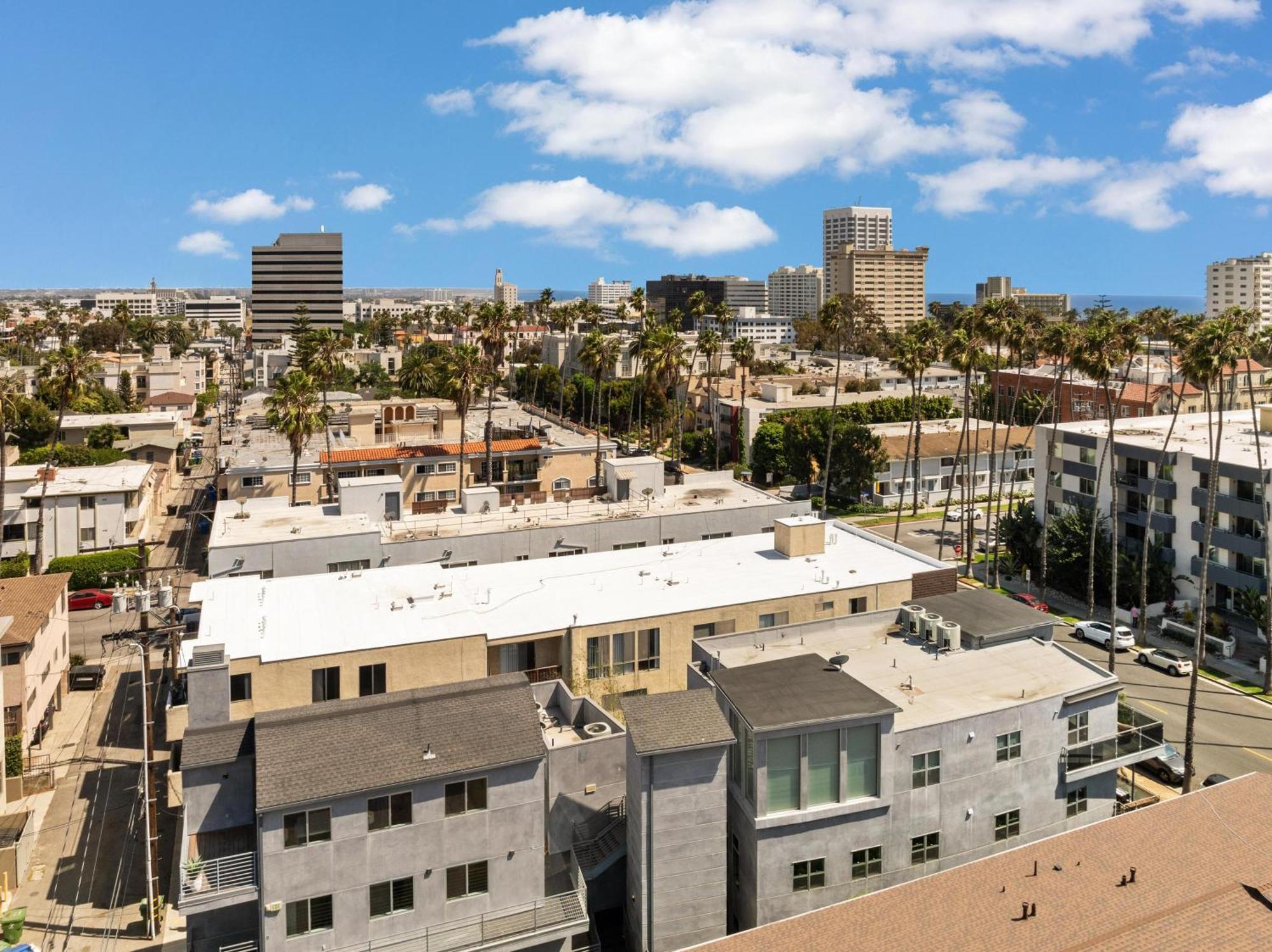 The Diamond Dune Three Floors Two Balconies Bbq Los Angeles